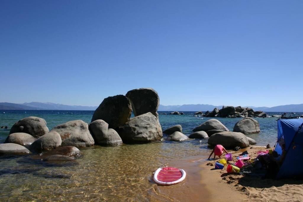 Lake Views, Pet-Friendly Cabin With Hot-Tub In King'S Beach كينغس بيتش المظهر الخارجي الصورة