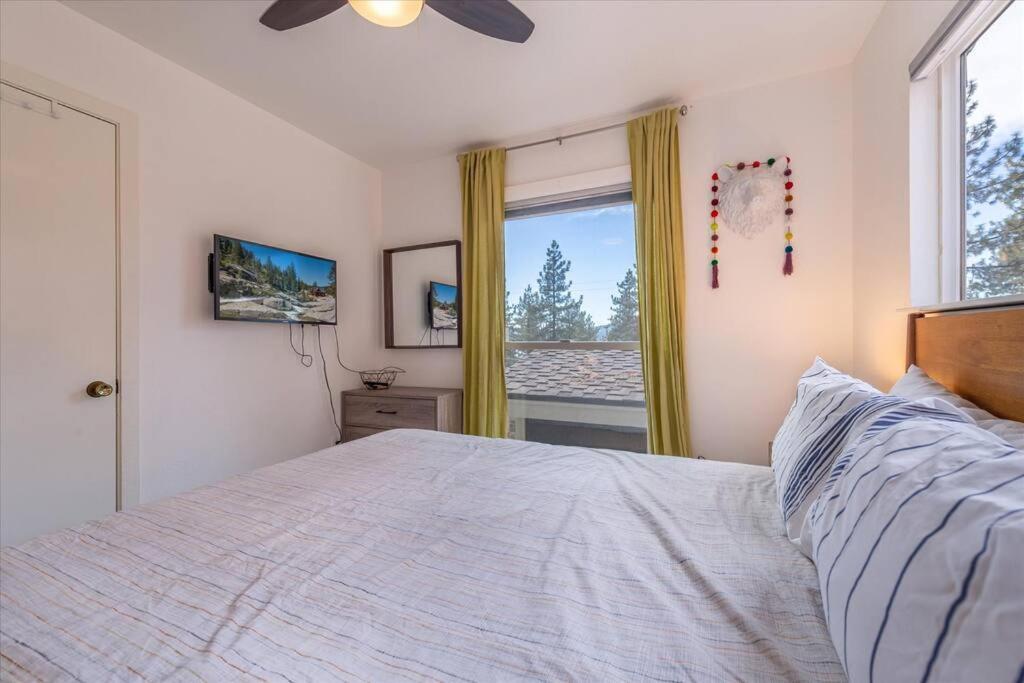 Lake Views, Pet-Friendly Cabin With Hot-Tub In King'S Beach كينغس بيتش المظهر الخارجي الصورة