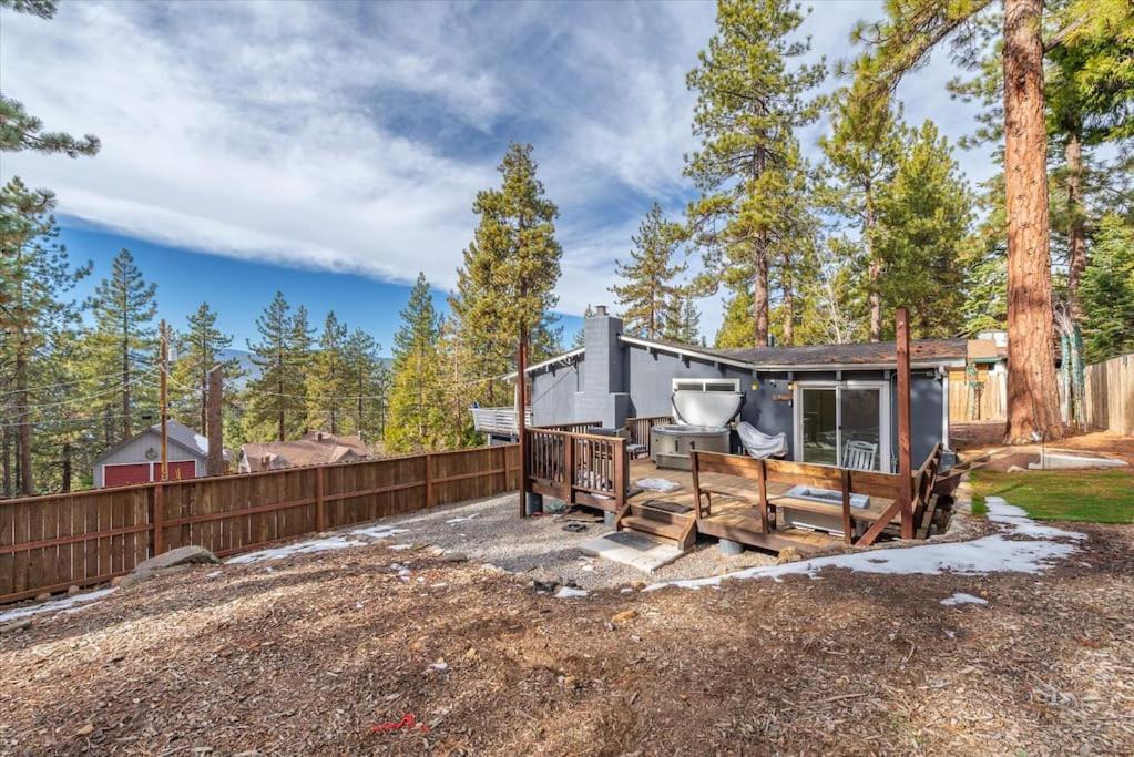 Lake Views, Pet-Friendly Cabin With Hot-Tub In King'S Beach كينغس بيتش المظهر الخارجي الصورة