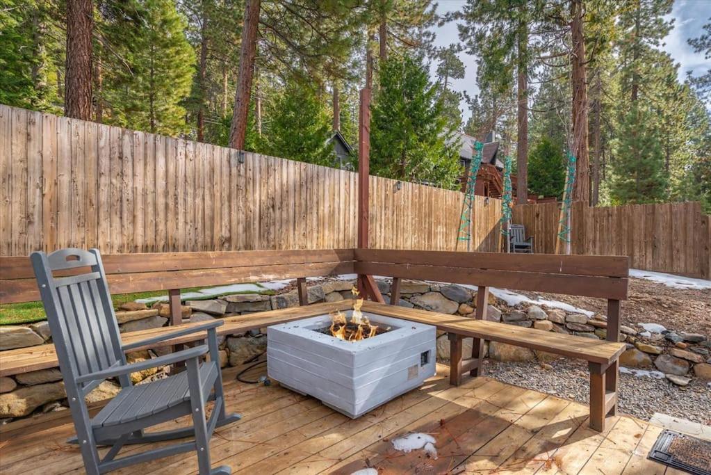 Lake Views, Pet-Friendly Cabin With Hot-Tub In King'S Beach كينغس بيتش المظهر الخارجي الصورة